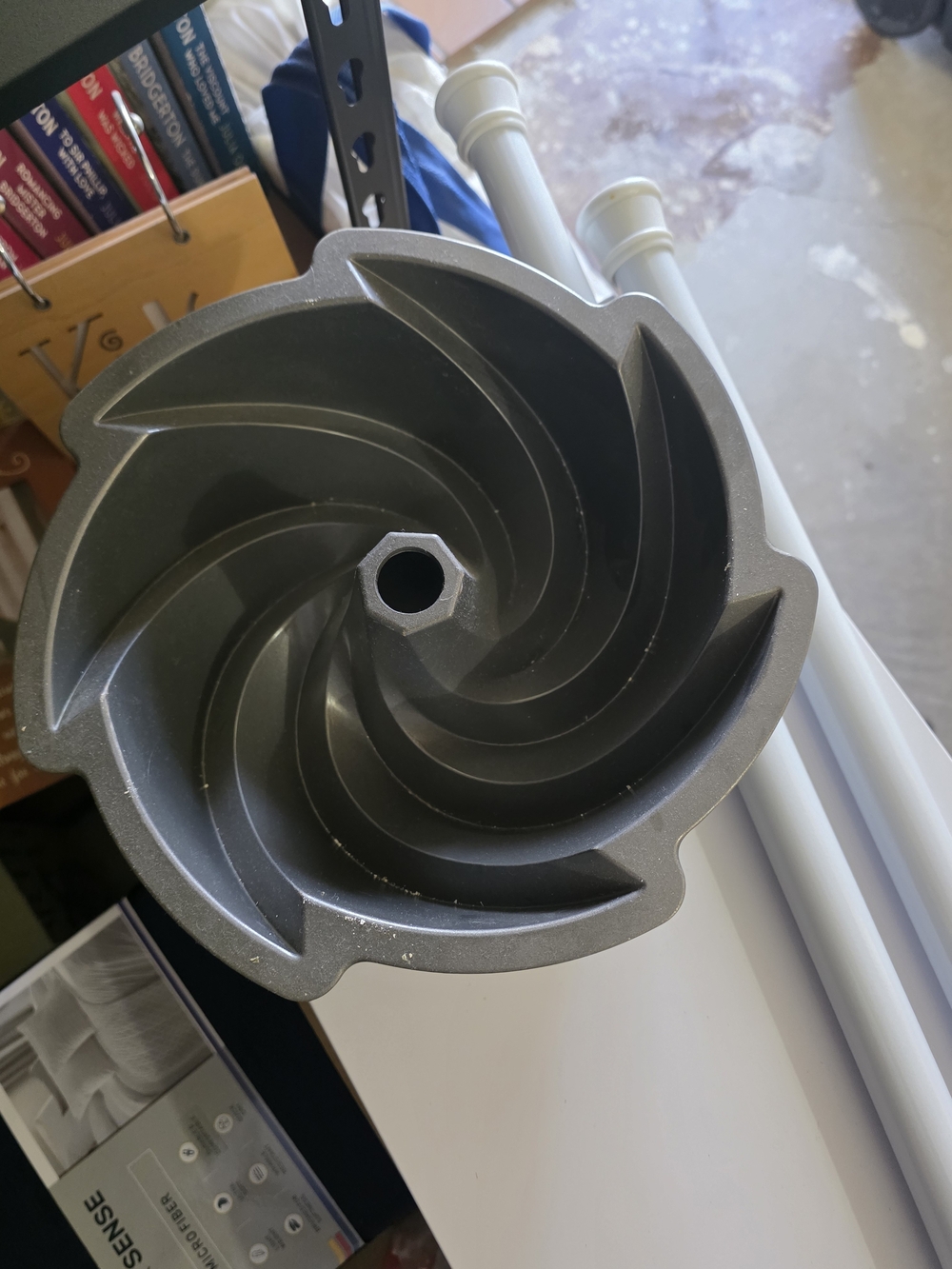 Swirl Bundt Cake Pan - Dark Gray